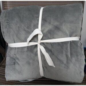 Quince Cotton Velvet Room Darkening Curtain Color Dark Grey Size 48x96 -NEW-